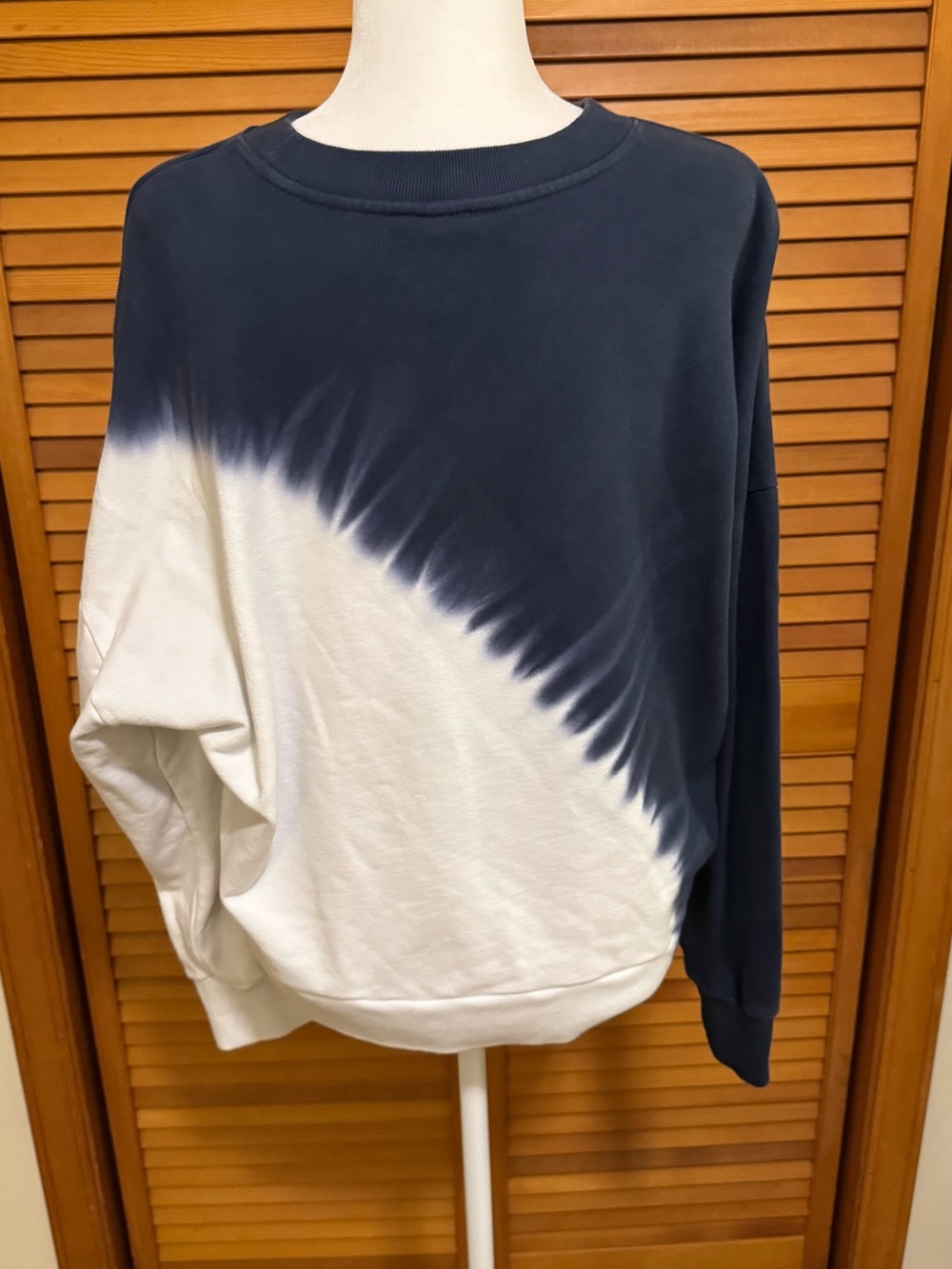 GAP Navy and White Diagonal Tie-Dye Sweatshirt